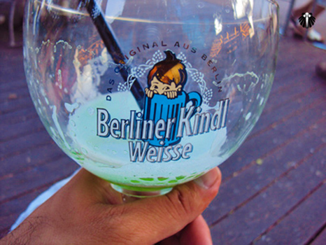 Cerveja frutificada, uma das muitas disponíveis na capital alemã.